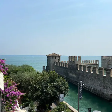 Castello Mavino Apartment Sirmione