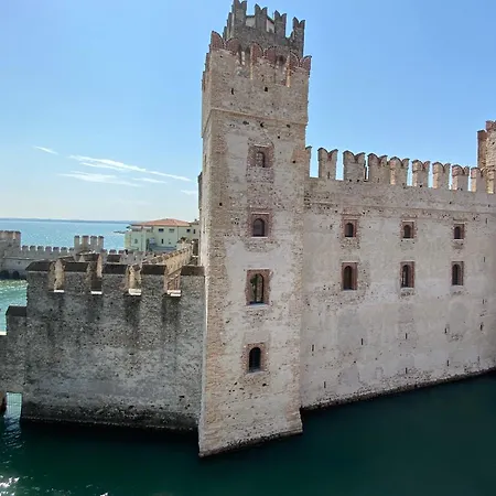 Castello Mavino Apartment Sirmione